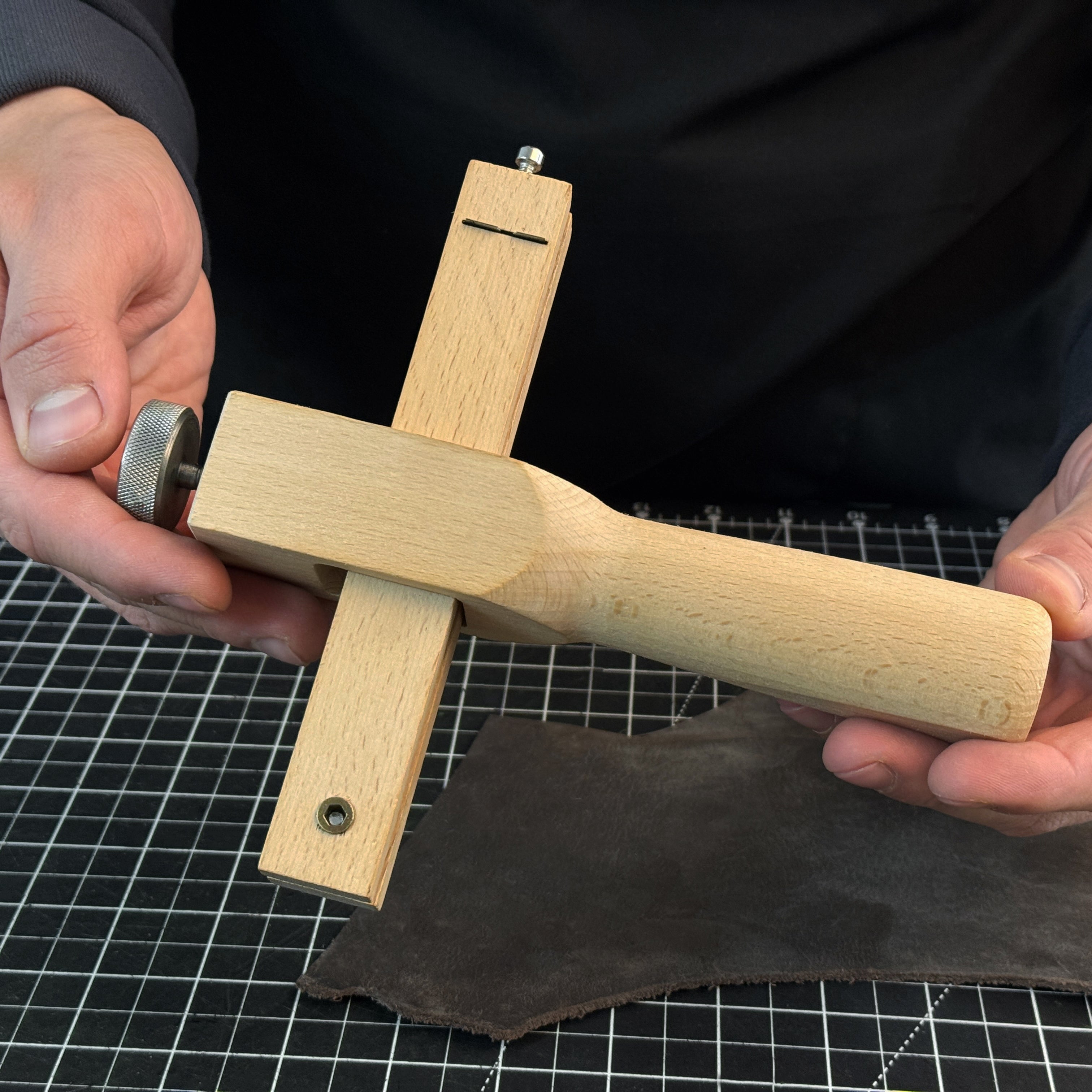 Adjustable Leather Strap & Belt Cutter