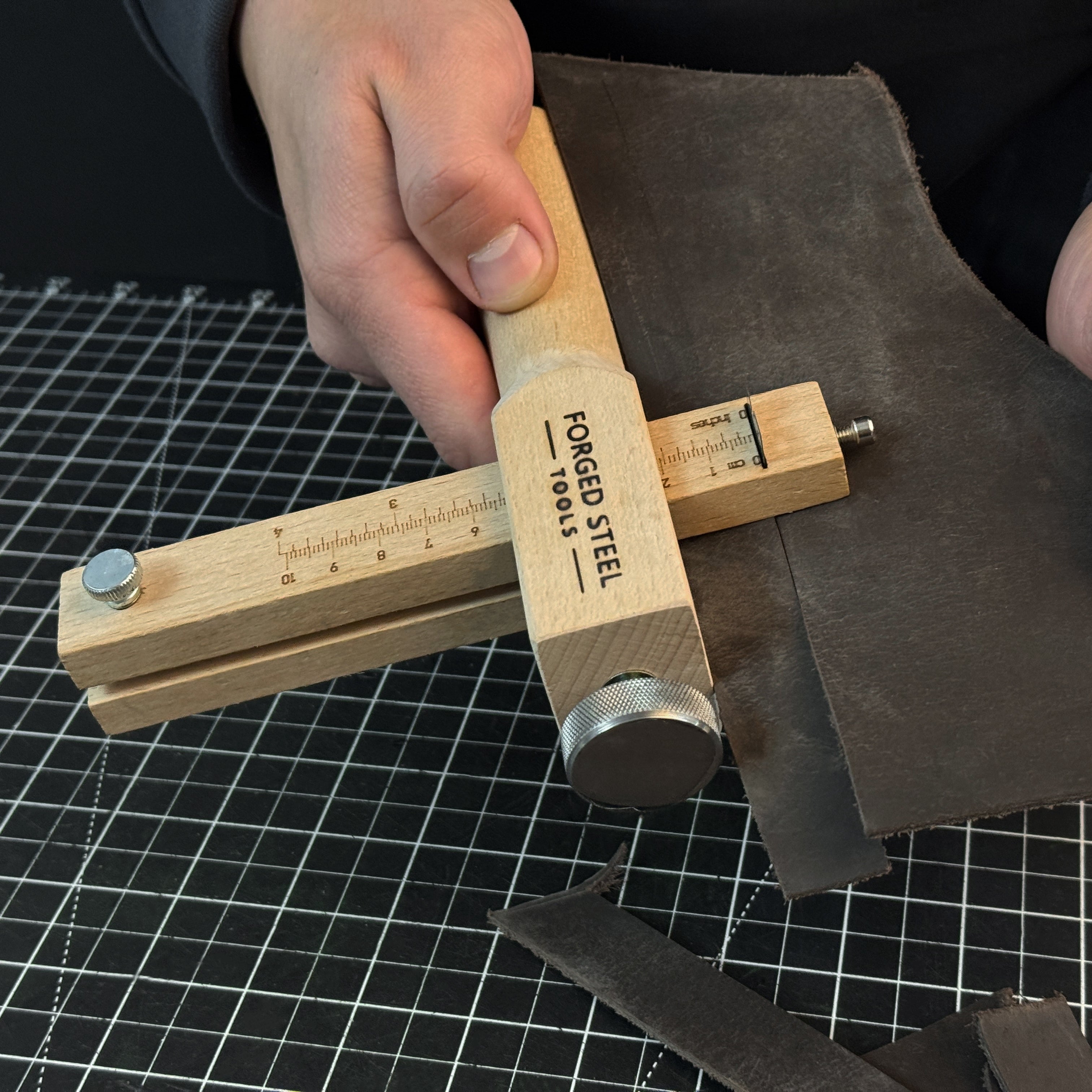 Adjustable Leather Strap & Belt Cutter